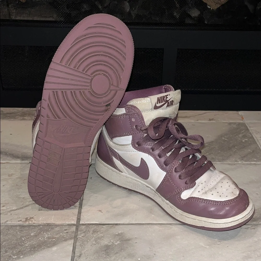 Nike Air Jordan 1 Mid Mauve White High Top Sneakers Size 4.5Y